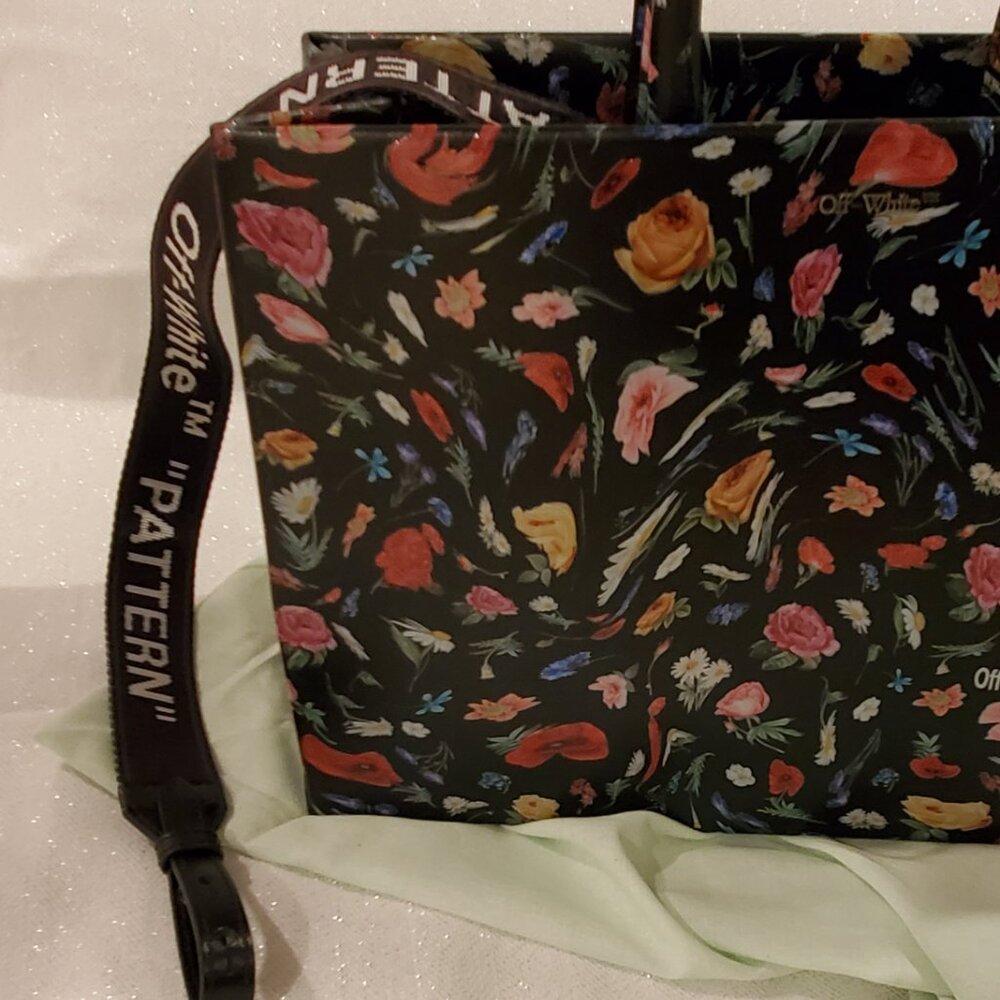 Off White Tote - Picture 3 of 8